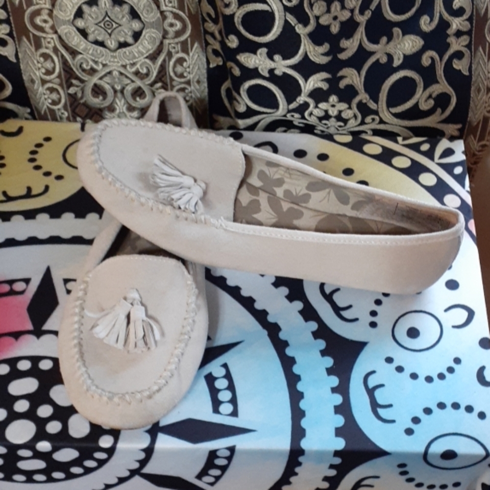 LANDS END Moccasins w/Tassels